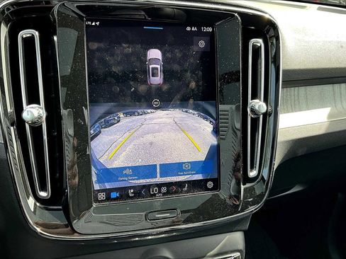 Certified 2023 Volvo XC40 B5 Plus w/ Driver Assist Package image 27