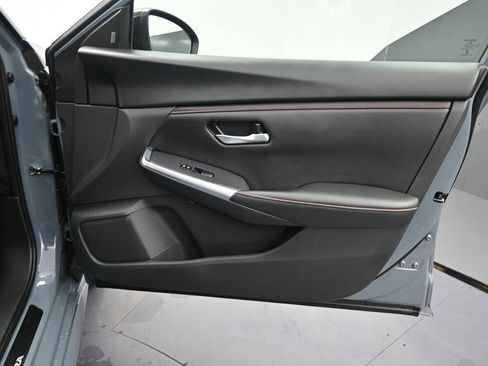 Used 2024 Nissan Sentra SR FWD image 7