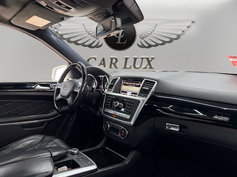 Used 2015 Mercedes-Benz GL 550 4MATIC w/ Driver Assistance Package image 17
