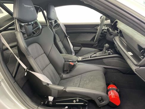 Certified 2025 Porsche 911 GT3 RS RWD image 18