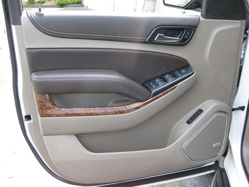 Used 2019 Chevrolet Tahoe Premier RWD image 13
