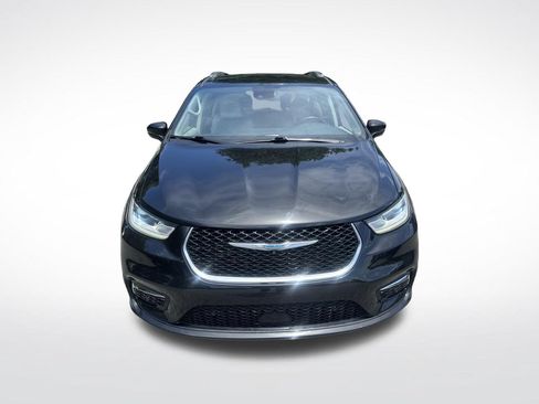 Used 2021 Chrysler Pacifica Touring-L FWD image 10