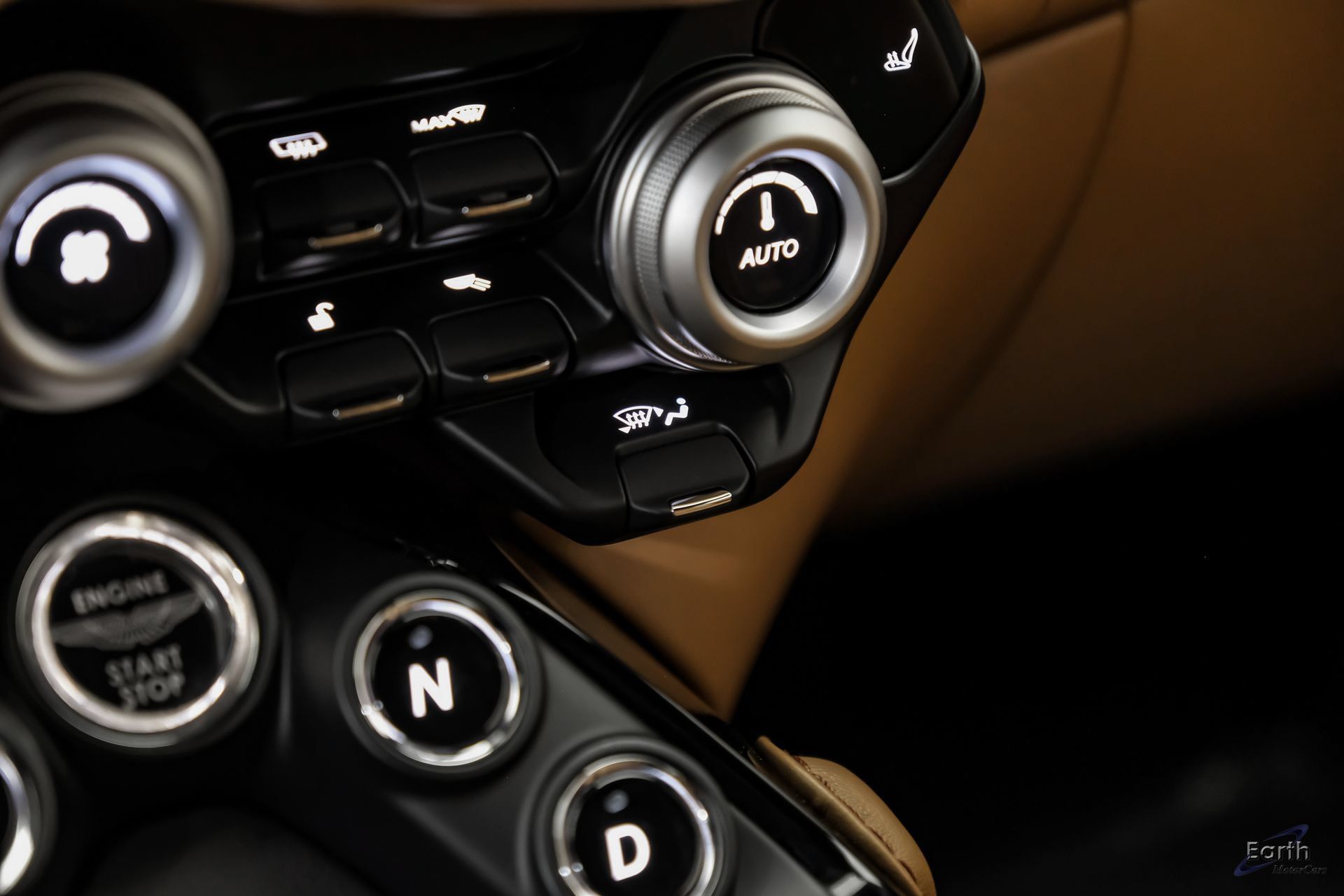 Used 2020 Aston Martin V8 Vantage Coupe RWD image 76