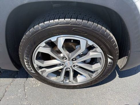 Used 2021 GMC Terrain SLT w/ Infotainment Package II AWD/4WD image 7
