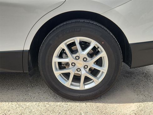 Used 2024 Chevrolet Equinox LS w/ LS Convenience Package FWD image 31