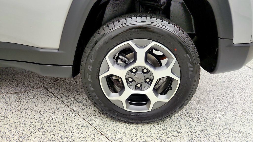 Used 2022 Jeep Compass Trailhawk w/ Sun and Sound Group AWD/4WD image 9