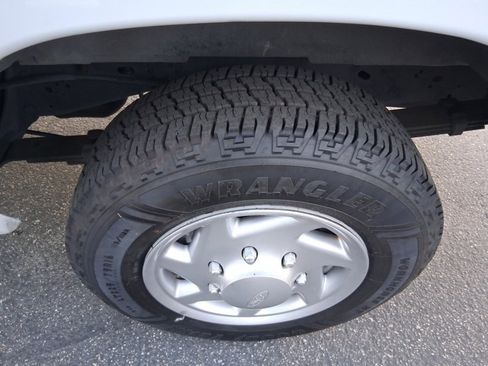 Used 2013 Ford E-150 and Econoline 150 image 18