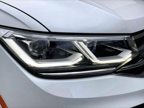 Certified 2023 Volkswagen Tiguan SEL R-Line AWD/4WD image 27