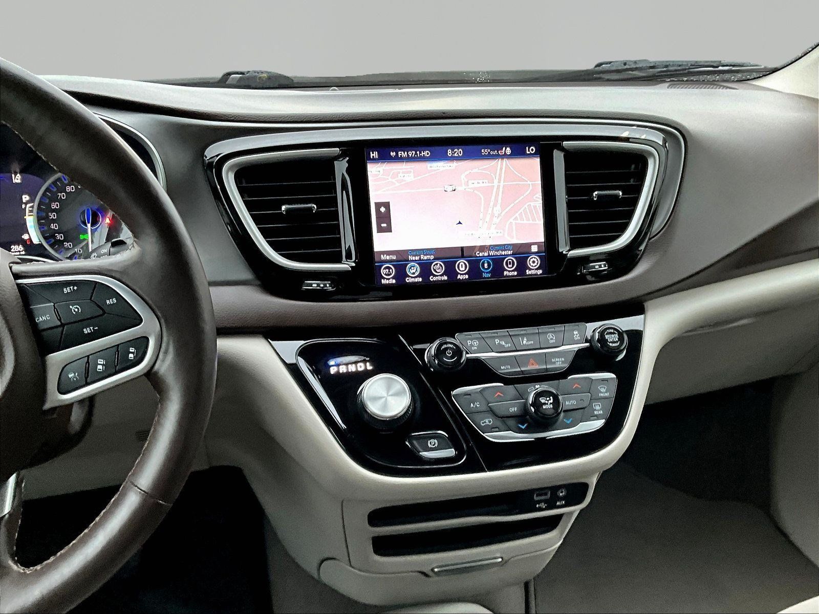 Used 2019 Chrysler Pacifica Touring Plus w/ Advanced Safetytec Group FWD image 9
