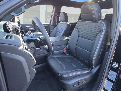 New 2025 GMC Sierra EV Denali image 4