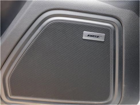 Certified 2025 Porsche Macan image 22