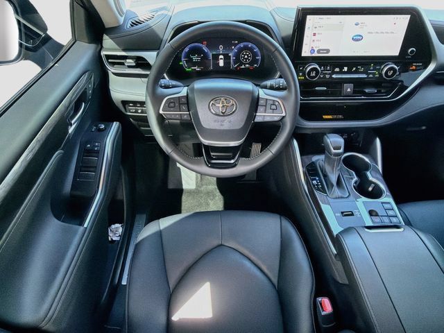 Used 2026 Toyota Highlander Limited AWD/4WD image 17