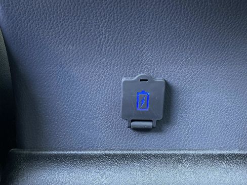 Used 2021 Toyota Camry SE w/ Convenience Package image 42