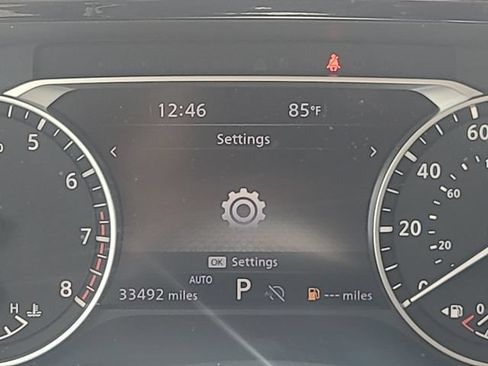 Used 2023 Nissan Pathfinder SL AWD/4WD image 16