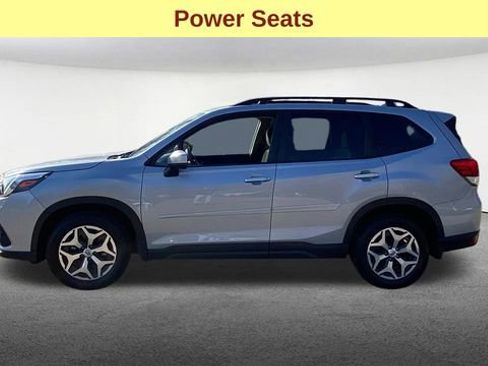 Used 2022 Subaru Forester Premium image 5