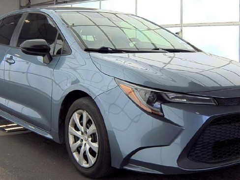 Used 2020 Toyota Corolla LE image 3