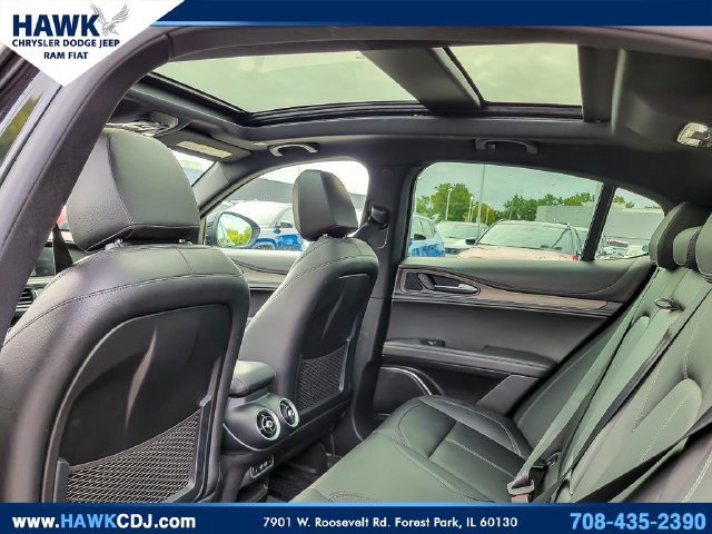 Used 2023 Alfa Romeo Stelvio Ti AWD/4WD image 12