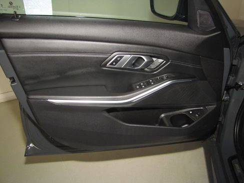 Used 2023 BMW 330e 330e iPerformance w/ M Sport Package image 10