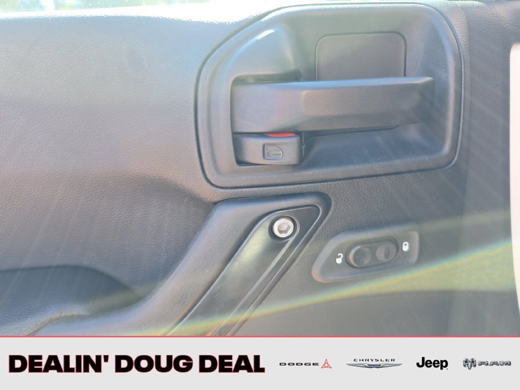 Used 2017 Jeep Wrangler Unlimited Rubicon AWD/4WD image 12
