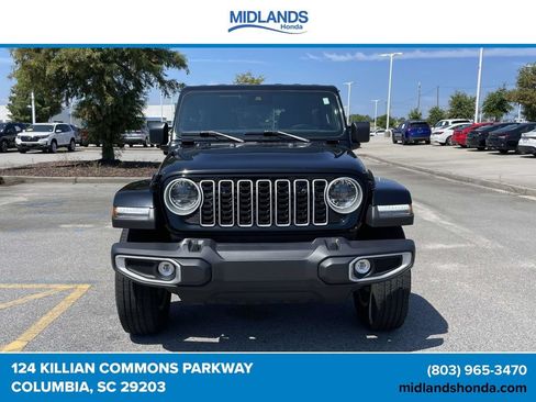 Used 2025 Jeep Wrangler Unlimited Sahara AWD/4WD image 2