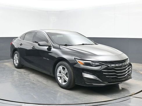 Used 2022 Chevrolet Malibu LS FWD image 2