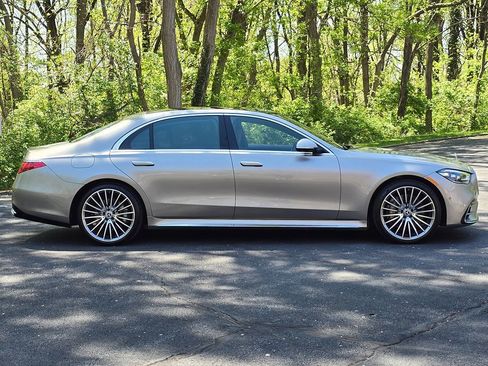 Used 2023 Mercedes-Benz S 500 4MATIC w/ AMG Line image 7