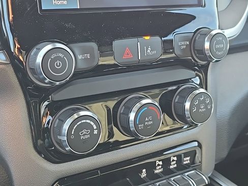 New 2026 RAM 1500 Express AWD/4WD image 31