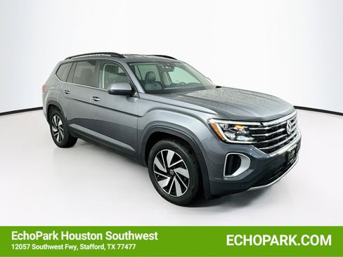 Used 2025 Volkswagen Atlas SE AWD/4WD image 1