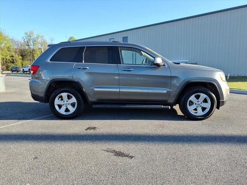Used 2013 Jeep Grand Cherokee Laredo image 3