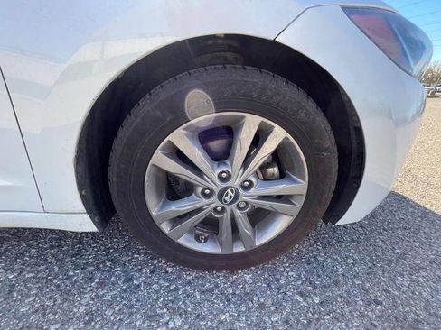 Used 2018 Hyundai Elantra SEL image 19