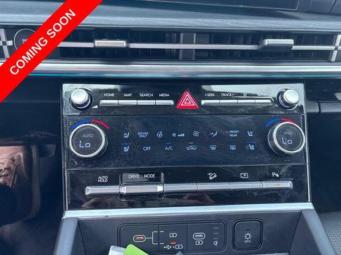 Used 2025 Hyundai Santa Fe Limited FWD image 30