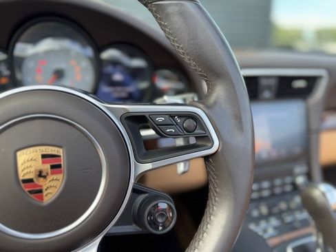 Certified 2018 Porsche 911 Carrera 4S image 27