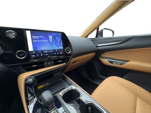 Used 2025 Lexus NX 250 FWD w/ Cold Area Package image 44
