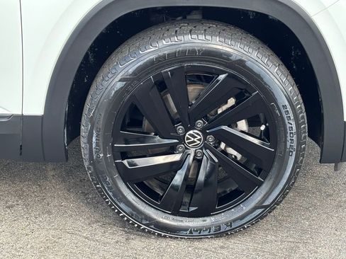 Used 2022 Volkswagen Atlas Cross Sport SE image 28