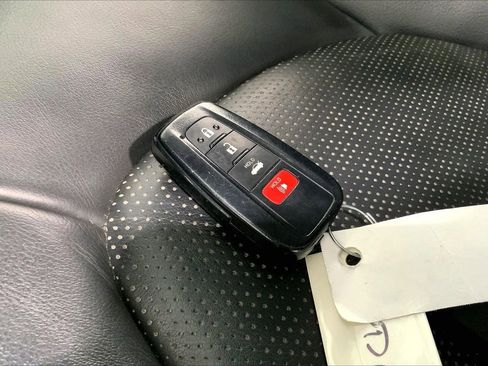 Used 2024 Toyota Camry XSE FWD image 11