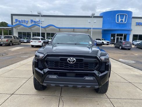 Used 2024 Toyota Tacoma TRD Off-Road AWD/4WD image 3