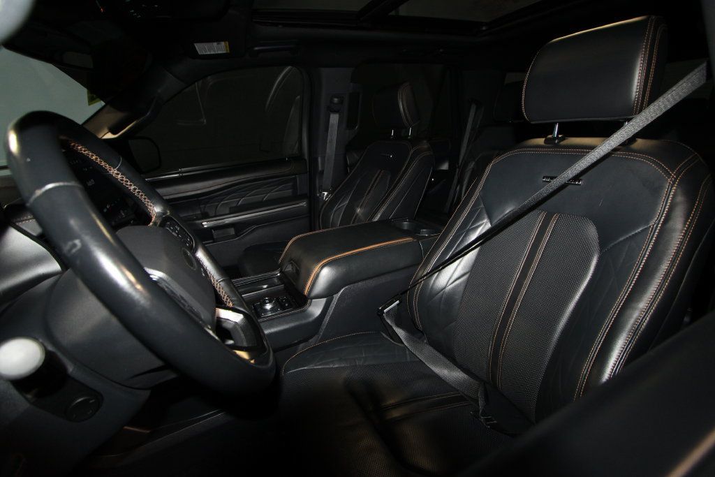 Used 2022 Ford Expedition Platinum AWD/4WD image 4
