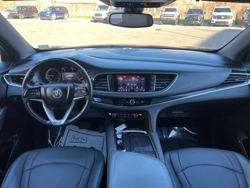 Used 2024 Buick Enclave Essence w/ LPO, Touring Package image 20