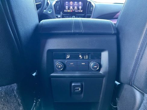 Used 2024 Chevrolet Traverse LT FWD image 24