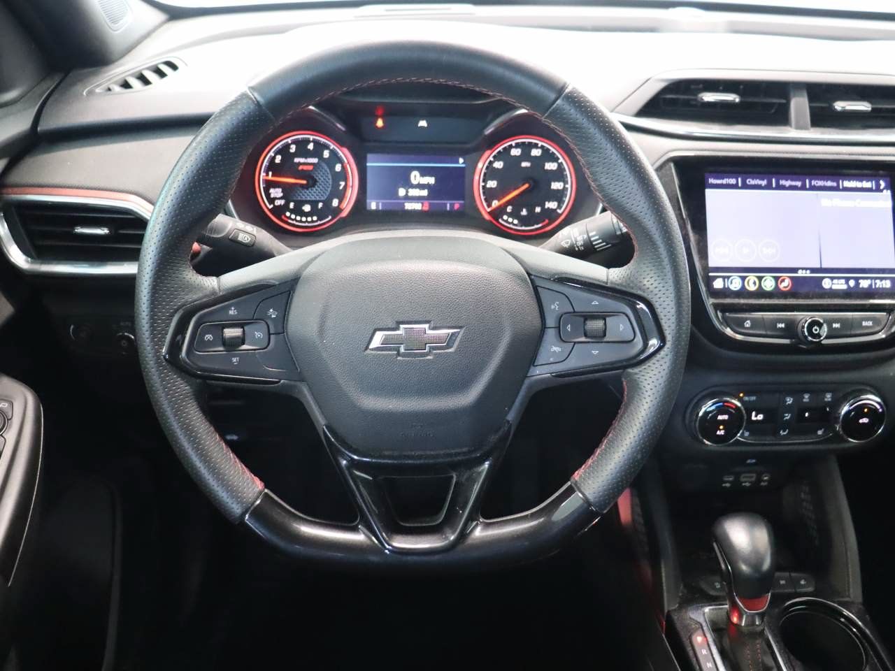 Used 2021 Chevrolet TrailBlazer RS w/ Technology Package FWD image 9