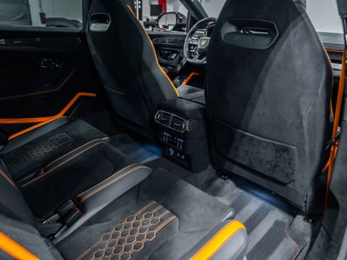 Used 2024 Lamborghini Urus Performante AWD/4WD image 31