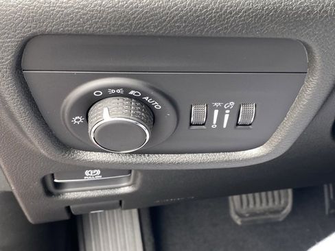 New 2025 Jeep Grand Cherokee L Altitude image 26