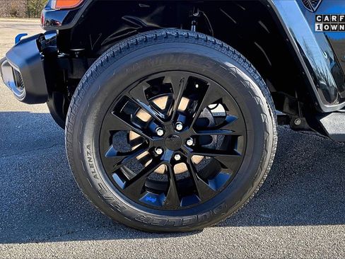 Used 2023 Jeep Wrangler Unlimited Sahara w/ Dual Top Group image 8