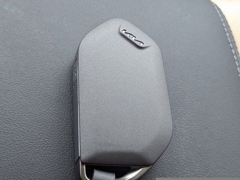 Used 2024 Kia Sorento SX image 33