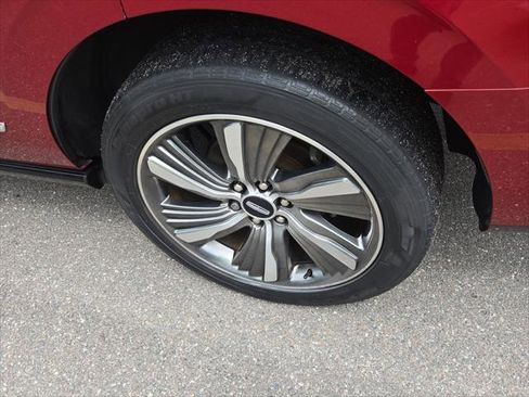 Used 2019 Lincoln Navigator Reserve image 11