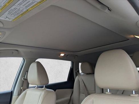 Used 2017 Nissan Rogue SL w/ SL Premium Package image 15