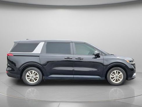 Used 2024 Kia Carnival LX FWD image 7