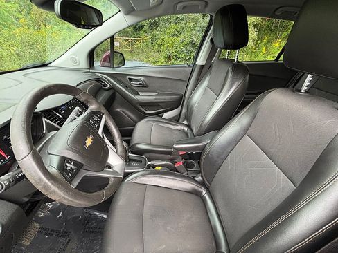 Used 2018 Chevrolet Trax LT w/ Driver Confidence Package AWD/4WD image 16