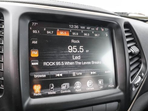 Used 2015 Jeep Cherokee Latitude w/ Comfort/Convenience Group image 22