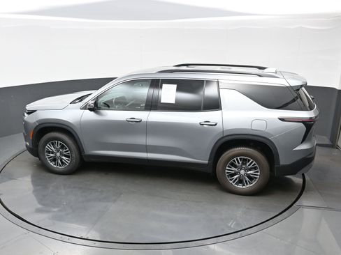 Used 2024 Chevrolet Traverse LT AWD/4WD image 34